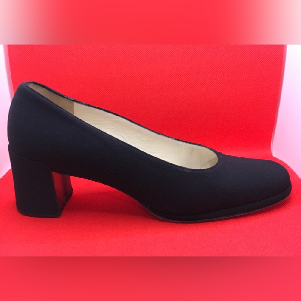 Vintage PRADA w/BOX. Tessuto Tecnico in Nero/Black w/Block Heels Pumps